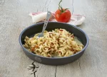 TREK'N EAT MAKARON W SOSIE ŁOSOSIOWYM Z ZIOŁAMI 160g